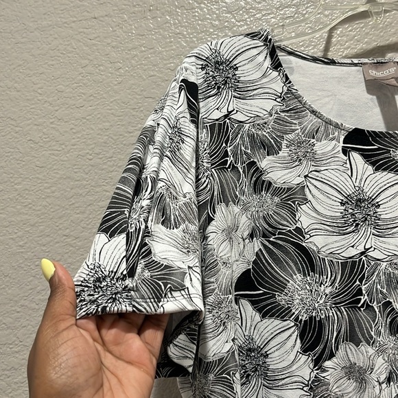 Chicos Top Shirt 3 Women XL Black White Floral Short Sleeve Round Neck Casual - Picture 5 of 7
